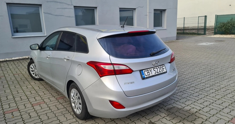 Hyundai I30 cena 34900 przebieg: 355911, rok produkcji 2017 z Bydgoszcz małe 16